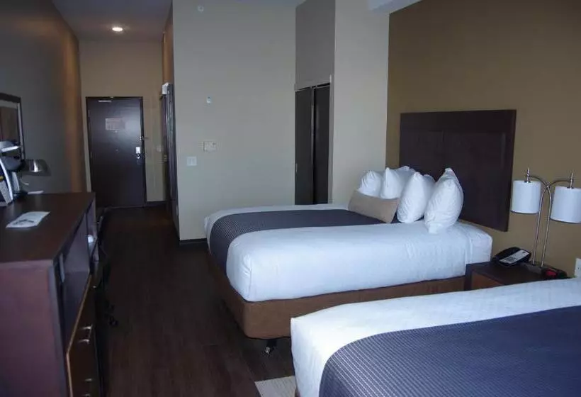 اتاق استاندارد با تخت دو نفره بزرگ برای معلولان, Best Western Plus Lacombe Inn & Suites