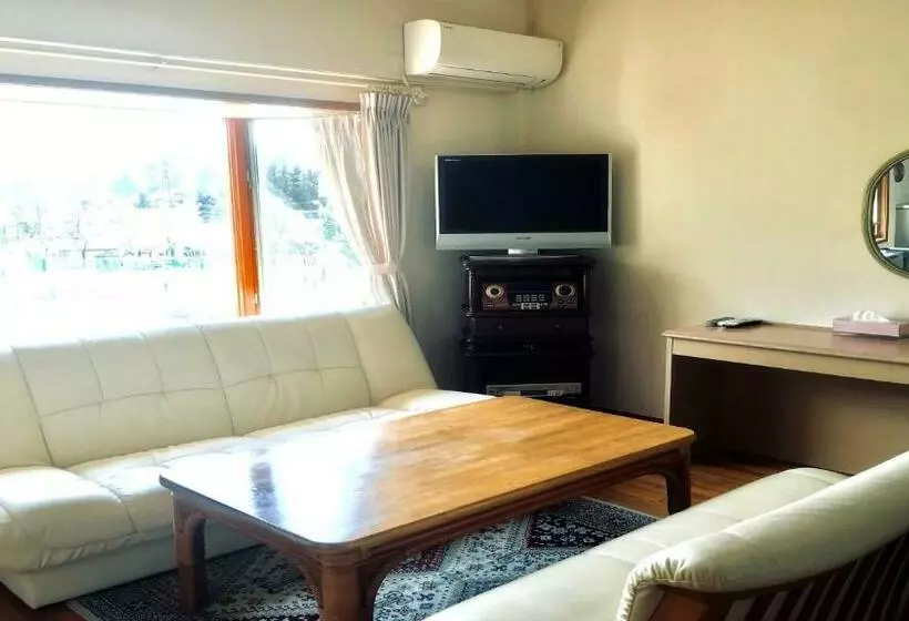 اتاق سوپریور, Condominium Square Hills