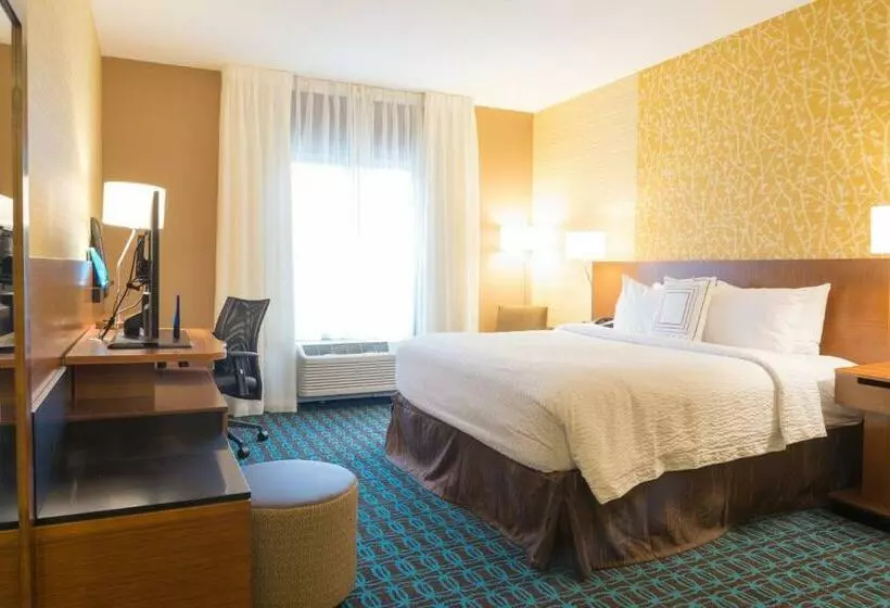 キングサイズベッドのスタンダードルーム, Fairfield Inn & Suites By Marriott Dickson