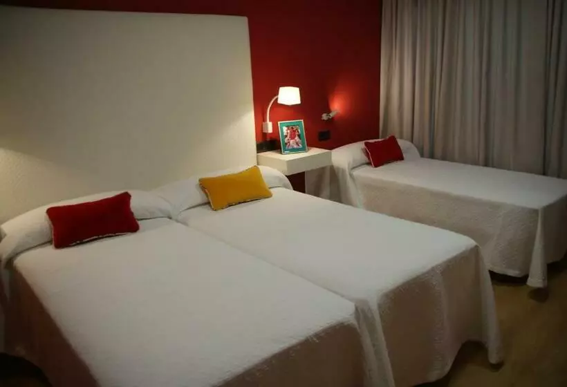 اتاق استاندارد سه تخته با سرویس بهداشتی مشترک, Ritual Alameda Sevilla