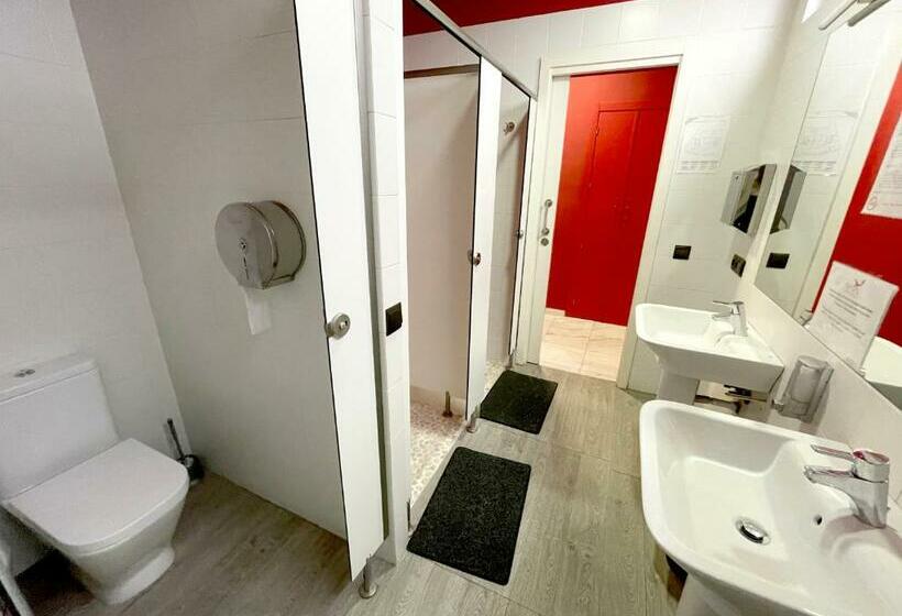 اتاق استاندارد سه تخته با سرویس بهداشتی مشترک, Ritual Alameda Sevilla