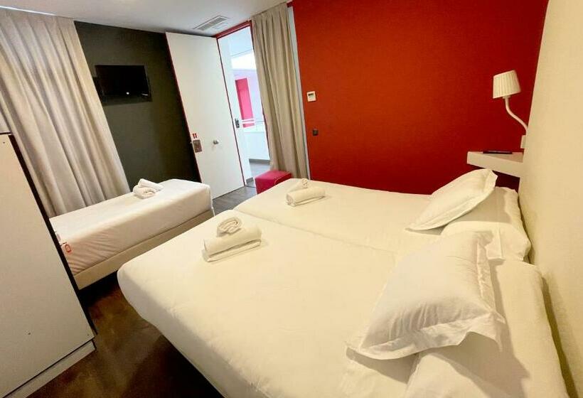 اتاق استاندارد سه تخته با سرویس بهداشتی مشترک, Ritual Alameda Sevilla