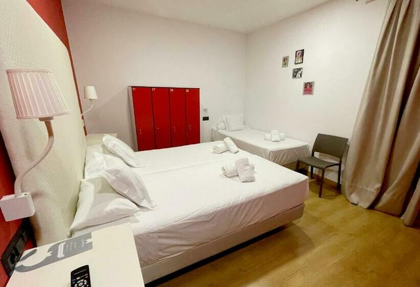 اتاق استاندارد سه تخته با سرویس بهداشتی مشترک, Ritual Alameda Sevilla