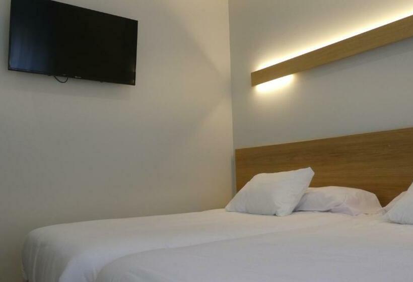 Номер Стандарт Трехместный, Plaza Pombo B&b   Hostal