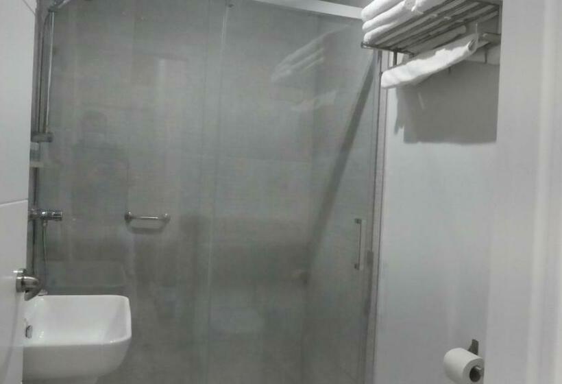 Номер Стандарт Трехместный, Plaza Pombo B&b   Hostal