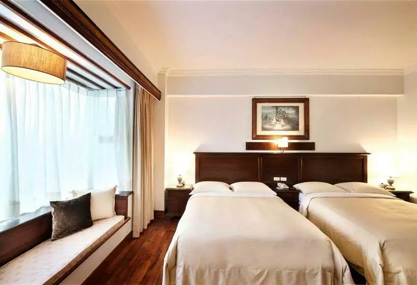 اتاق خانوادگی, Shangrila Boutique