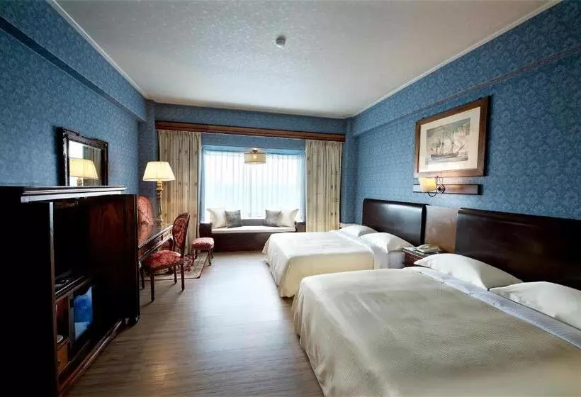 اتاق خانوادگی, Shangrila Boutique