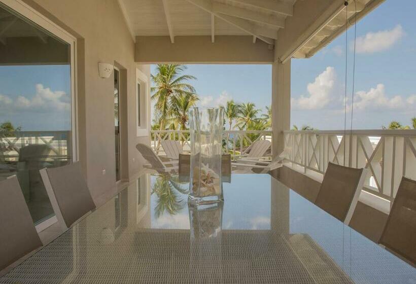 سوئیت پنت هاوس, TRACADERO Beach Club & Holidays Rentals