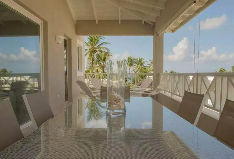 سوئیت پنت هاوس, TRACADERO Beach Club & Holidays Rentals
