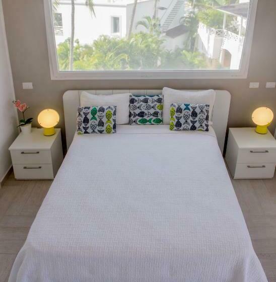 سوئیت پنت هاوس, TRACADERO Beach Club & Holidays Rentals