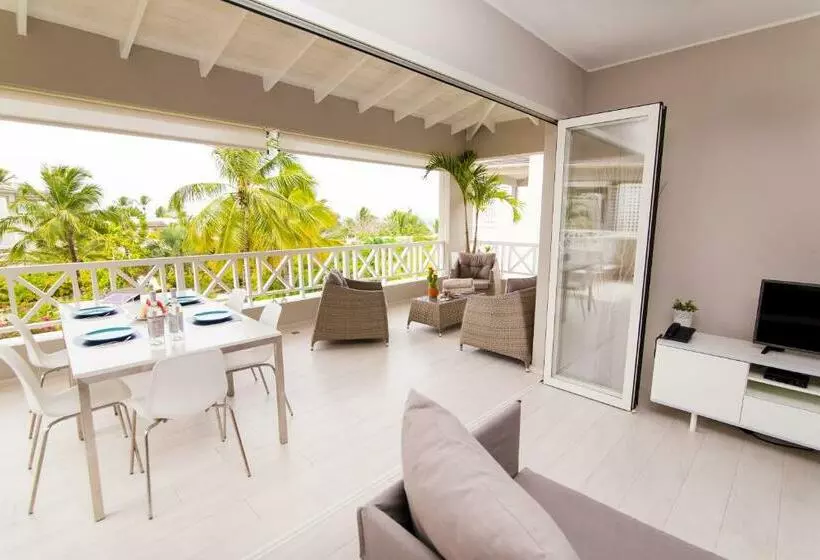 سوئیت پنت هاوس, TRACADERO Beach Club & Holidays Rentals