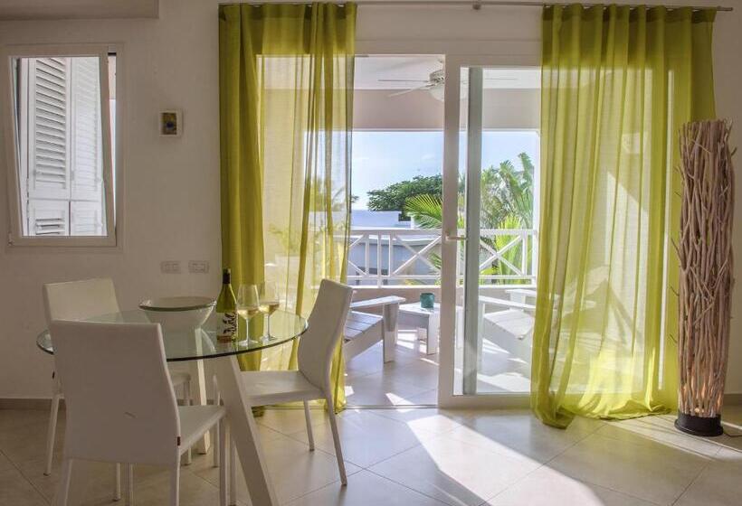 سوییت, TRACADERO Beach Club & Holidays Rentals