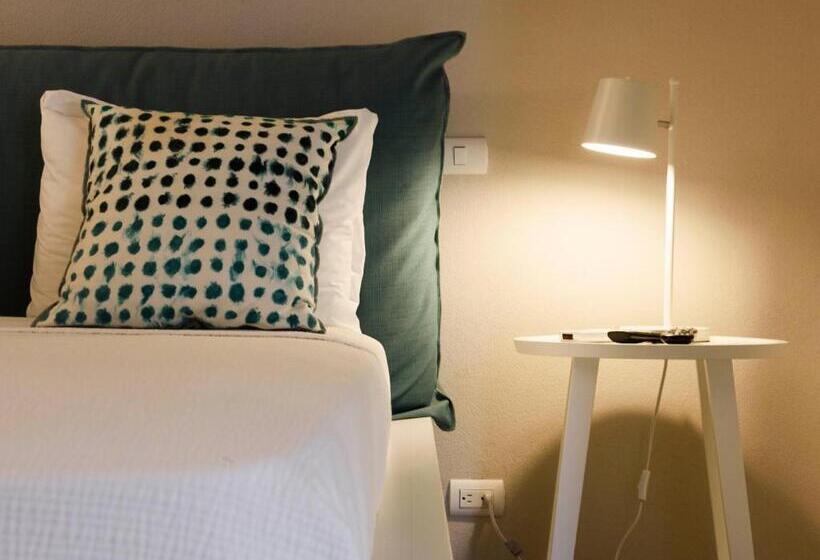 سوییت, TRACADERO Beach Club & Holidays Rentals