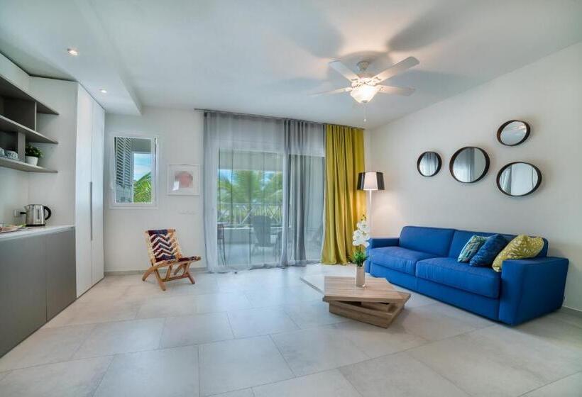 سوییت, TRACADERO Beach Club & Holidays Rentals