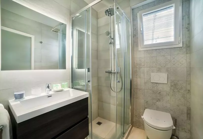 1 Bedroom Penthouse Apartment