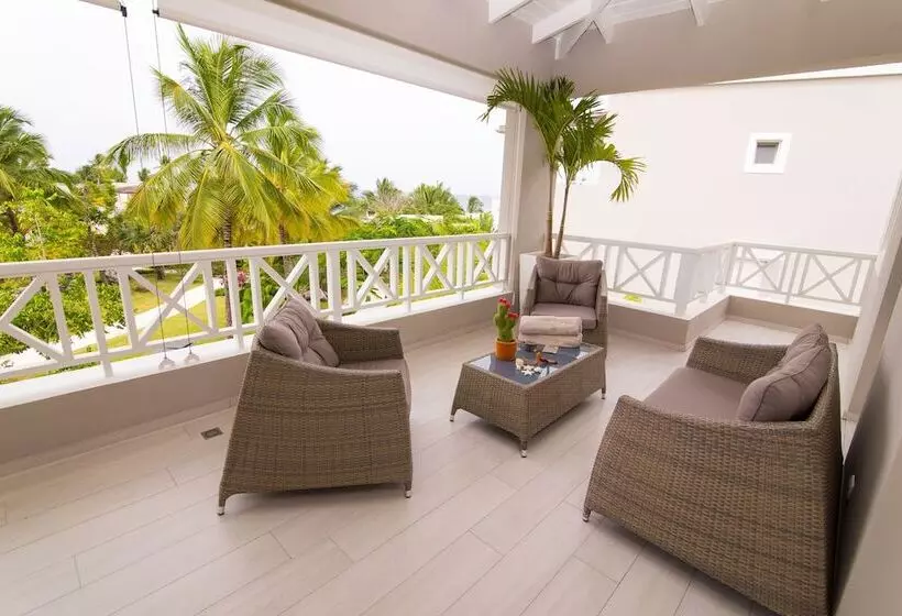 1 Bedroom Penthouse Apartment, TRACADERO Beach Club & Holidays Rentals