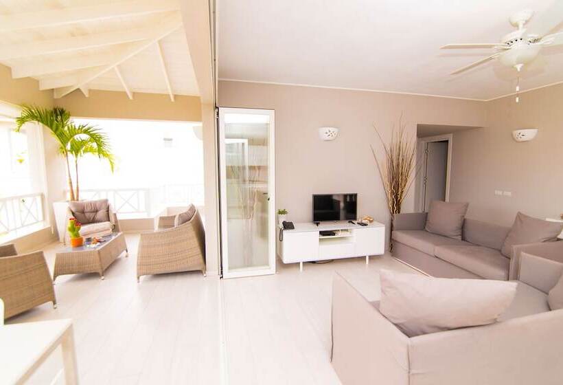 1 Bedroom Penthouse Apartment, TRACADERO Beach Club & Holidays Rentals