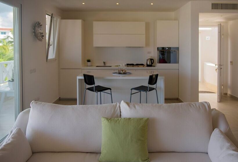 1 Bedroom Penthouse Apartment, TRACADERO Beach Club & Holidays Rentals