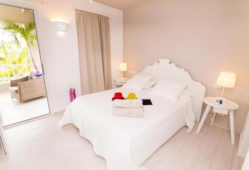 سوئیت پنت هاوس, TRACADERO Beach Club & Holidays Rentals