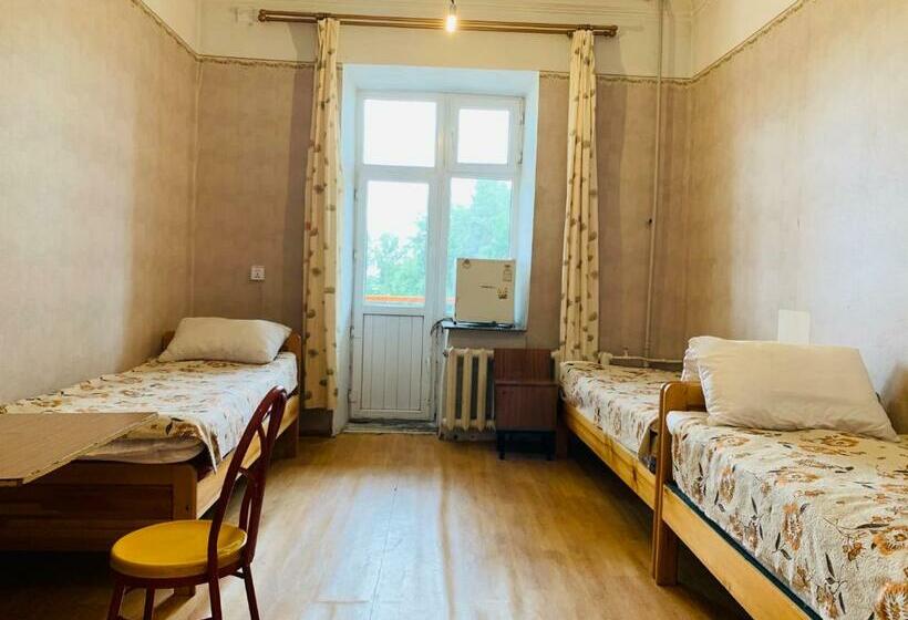 Chambre Triple Standard, Songino Budget Resort