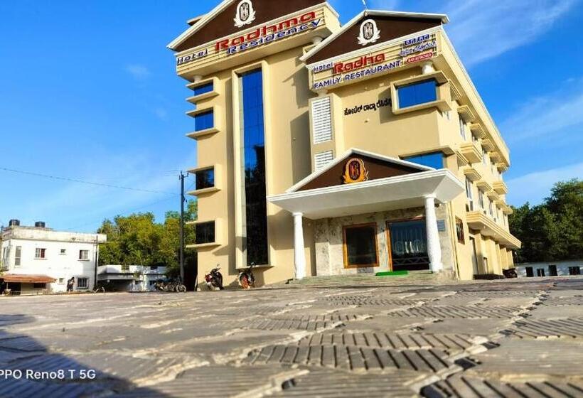 豪华房间, Radhma Residency