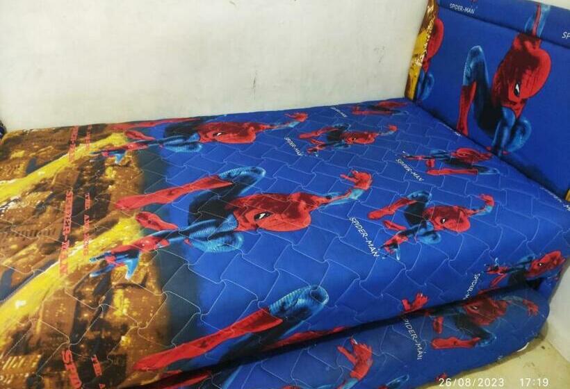 חדר אקונומי, Spot On 93042 Lina Homestay Syariah