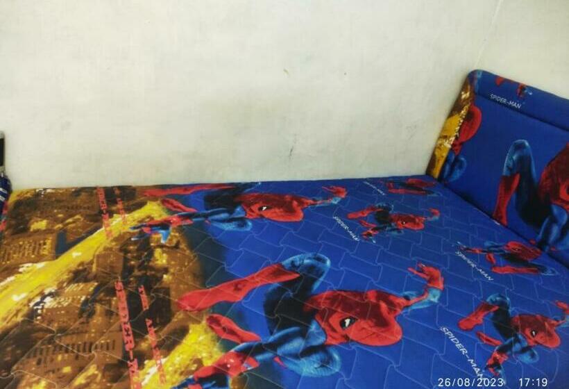 חדר אקונומי, Spot On 93042 Lina Homestay Syariah