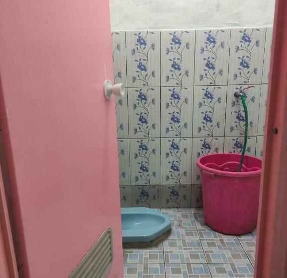 Номер Economy, Spot On 93042 Lina Homestay Syariah
