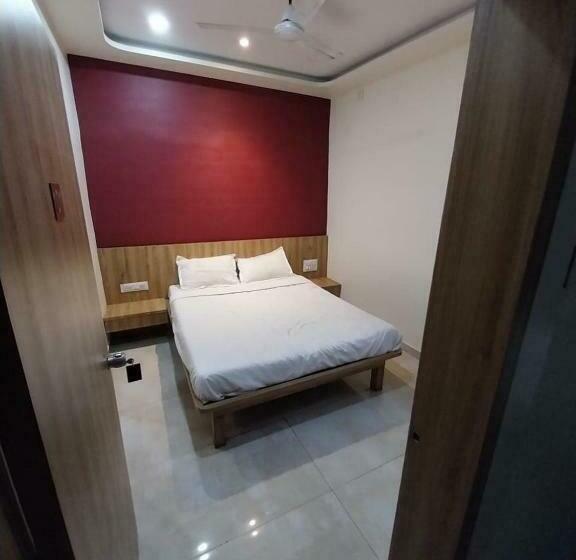 Klassiskt Trippelrum, Spot On Isha Guest House