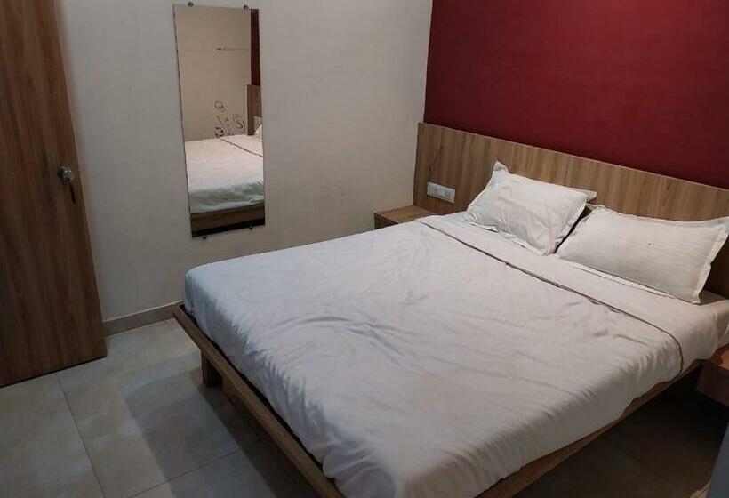 Klassiskt Trippelrum, Spot On Isha Guest House