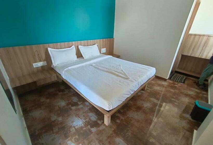 Klassiskt Trippelrum, Spot On Isha Guest House