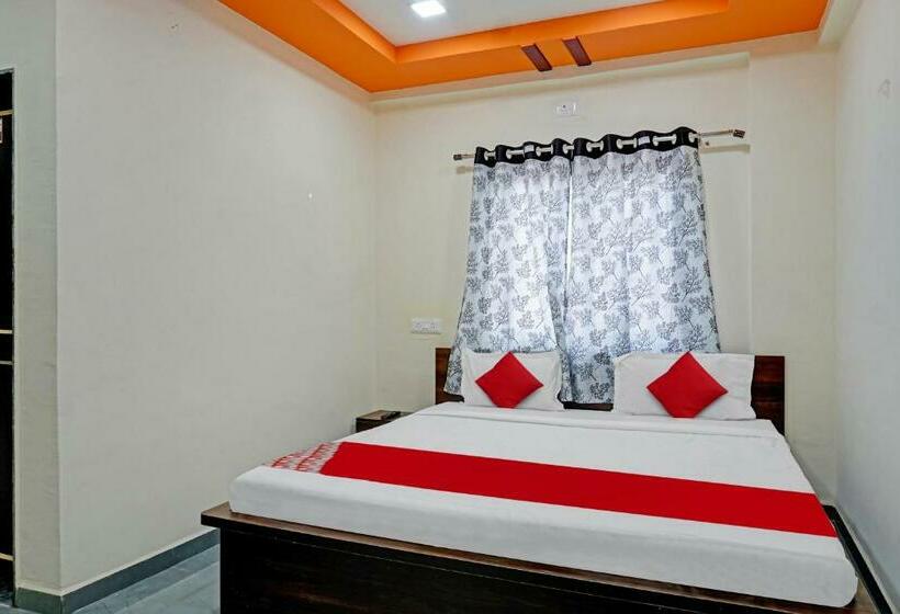 חדר קלאסי לשלושה, Oyo Flagship Sai Balaji Lodge