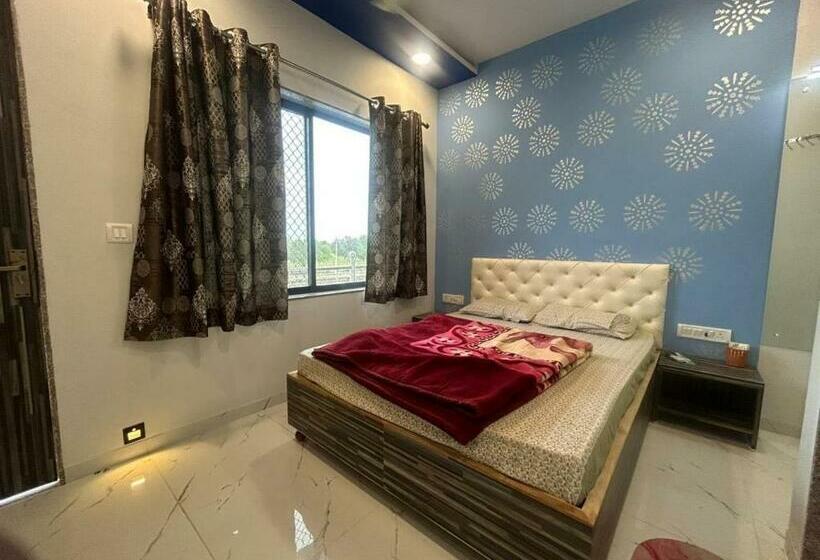 Трехместный Номер Классика, (sik106 )hotel Golden Palace & Resort