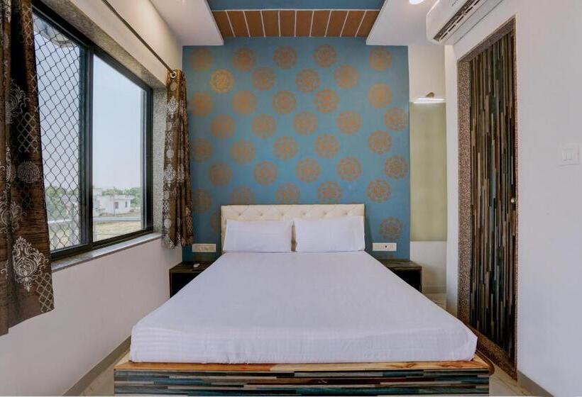 Трехместный Номер Классика, (sik106 )hotel Golden Palace & Resort