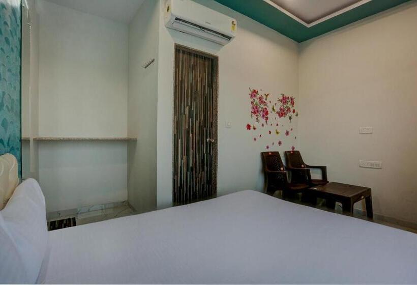 Трехместный Номер Deluxe, (sik106 )hotel Golden Palace & Resort