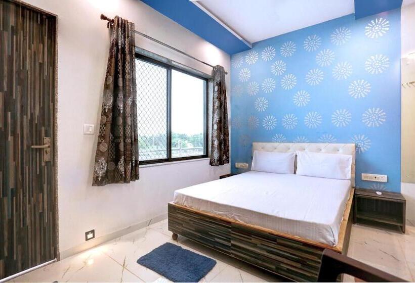 Трехместный Номер Deluxe, (sik106 )hotel Golden Palace & Resort