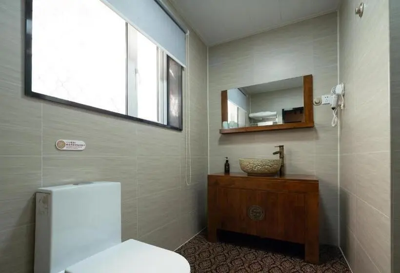 Superior-sviitti, East Sacred Hotel ᴸᴱo   Foreign Accept   Two Minutes Walk To Subway 丨tourism Service English Speakin