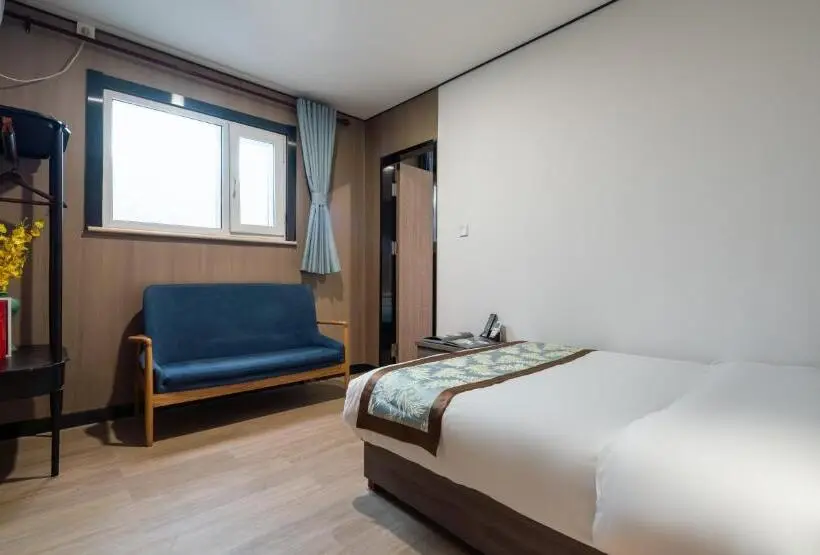 Superior-sviitti, East Sacred Hotel ᴸᴱo   Foreign Accept   Two Minutes Walk To Subway 丨tourism Service English Speakin