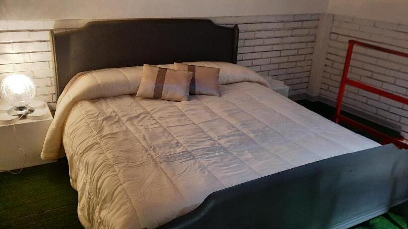 اتاق لوکس, Loft House