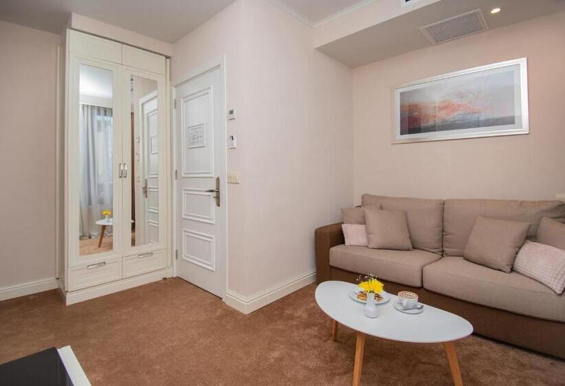 ジュニアスイート, City Avenue