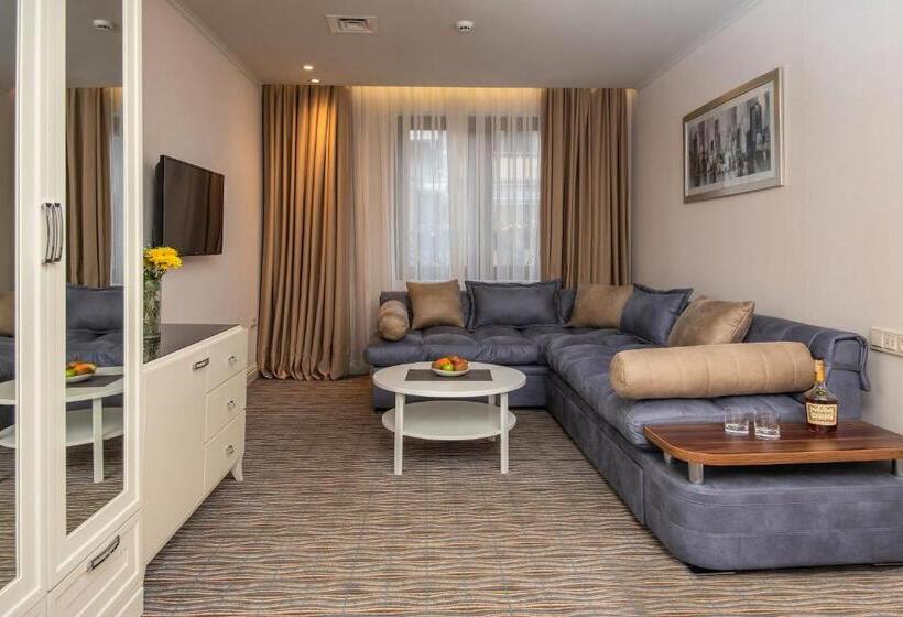 スイート, City Avenue