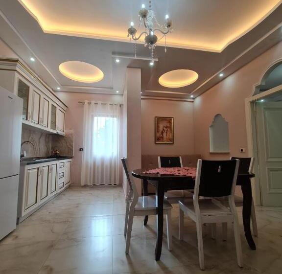Apartamento 1 Dormitório com Sacada, Dragoi