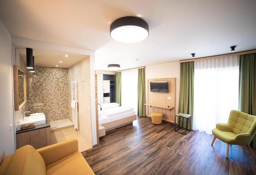 חדר משפתחתי סופריור, Finkensteiner Hof