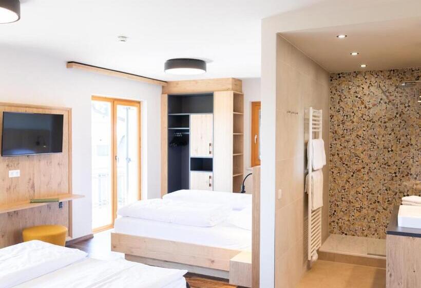 חדר משפתחתי סופריור, Finkensteiner Hof