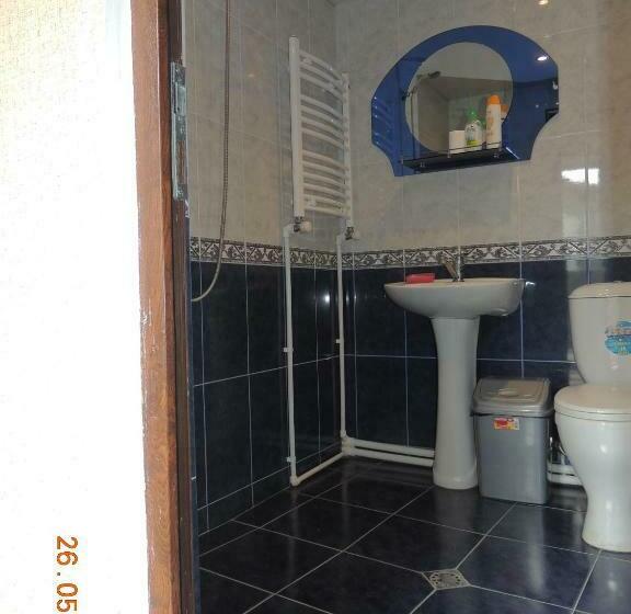 اتاق استاندارد سه نفره, Old Town Akhaltsikhe