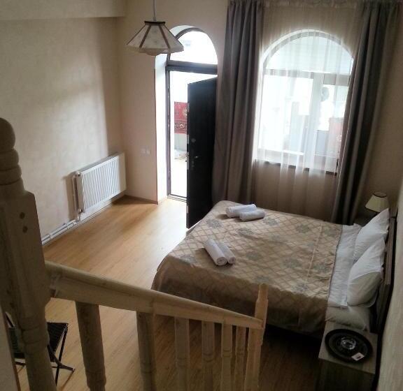 اتاق راحتی سه تخته, Old Town Akhaltsikhe