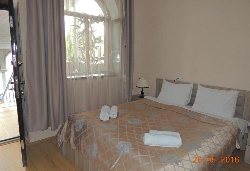 اتاق راحتی سه تخته, Old Town Akhaltsikhe