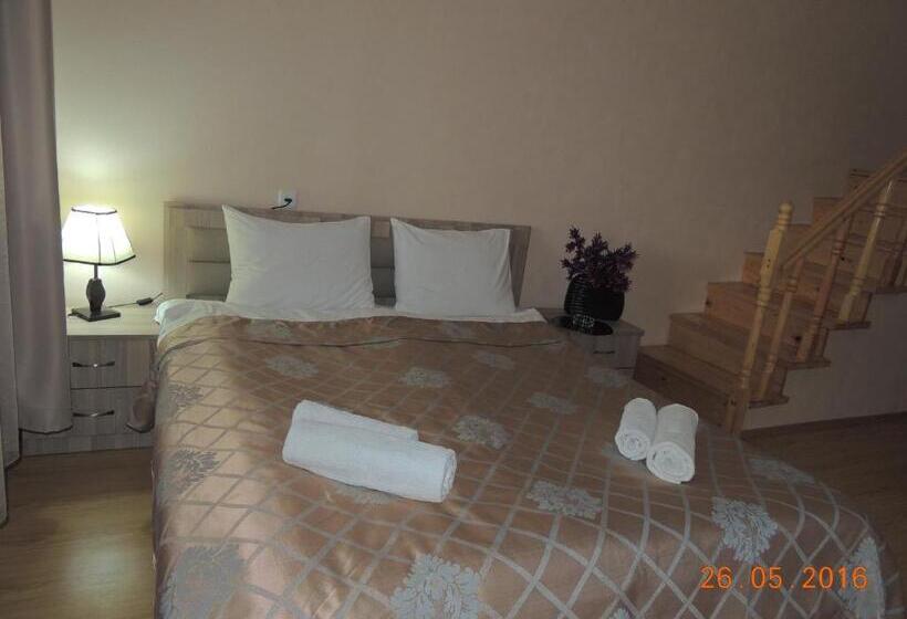 اتاق راحتی سه تخته, Old Town Akhaltsikhe