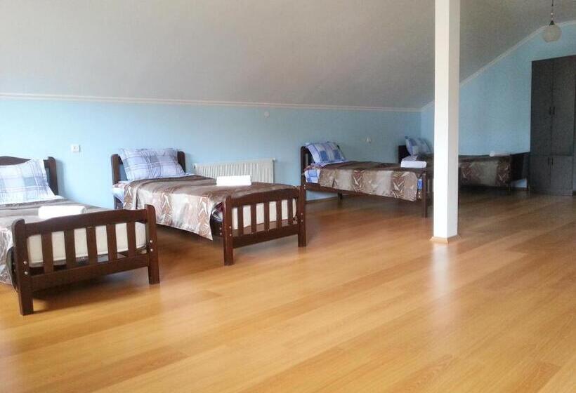 اتاق راحتی سه تخته, Old Town Akhaltsikhe