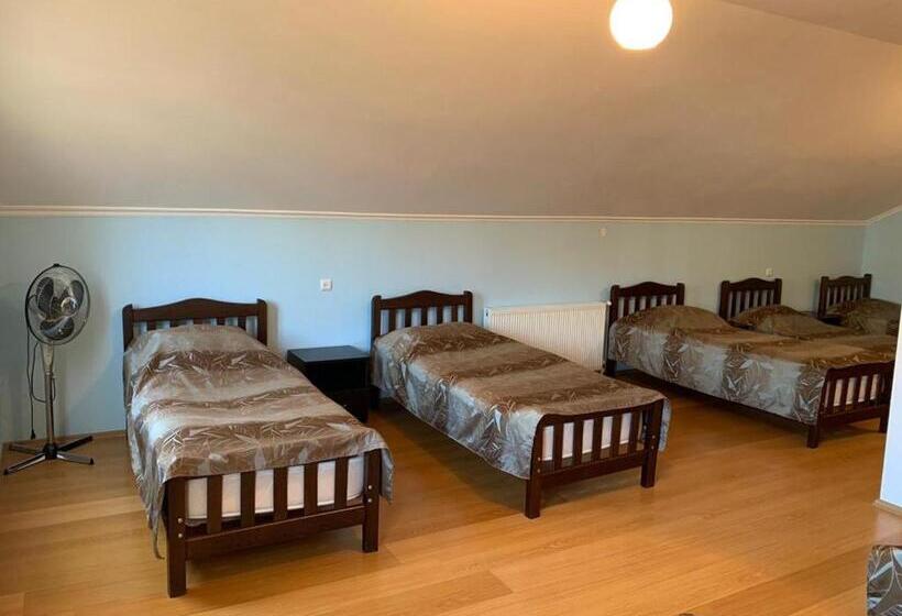 اتاق راحتی سه تخته, Old Town Akhaltsikhe